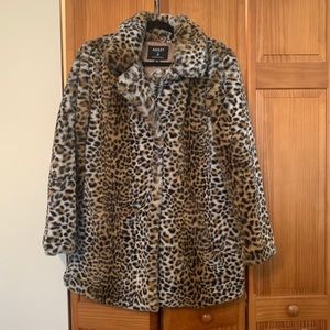 Leopard print fuzzy coat